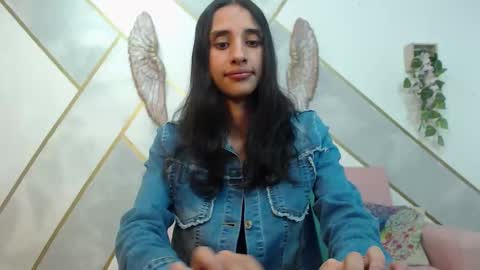 Snapshot of roxana_cyrano chatting on 10.13.25   online show from 10.13.25