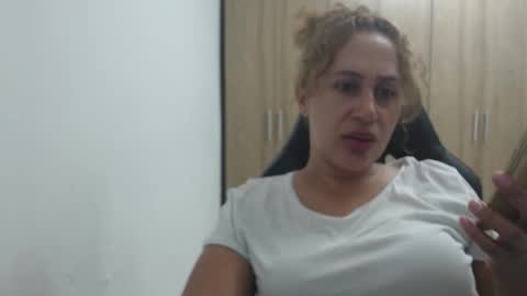 Snapshot of roxanalove7 chatting on 10.01.25 Roxana online show from 10.01.25