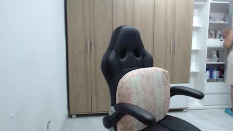 Snapshot of roxanalove7 chatting on 11.13.25 Roxana online show from 11.13.25