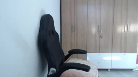 Snapshot of roxanalove7 chatting on 11.21.25 Roxana online show from 11.21.25