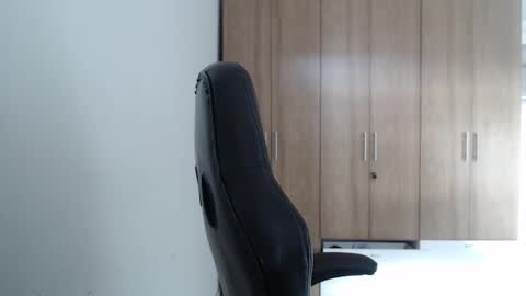 Snapshot of roxanalove7 chatting on 12.15.25 Roxana online show from 12.15.25