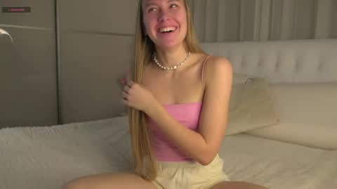 Anna Lokiss online show from 11.02.25