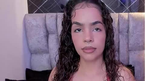 Roxanna online show from 10.08.25