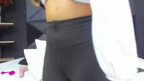 roxanne_evan online show from 09.09.25