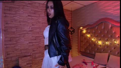 Snapshot of roxanne_han chatting on 10.10.25 roxanne_han online show from 10.10.25