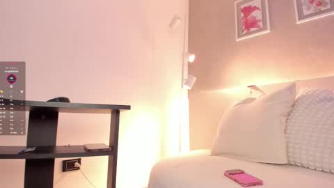 Snapshot of roxannegomez_ chatting on 10.15.25 Roxanne Gomez online show from 10.15.25