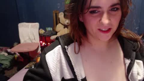 Snapshot of roxanneroulette chatting on 01.13.25 Silver online show from 01.13.25