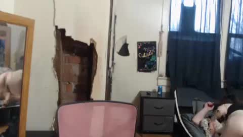 Snapshot of roxanneroulette chatting on 03.06.25 Silver online show from 03.06.25