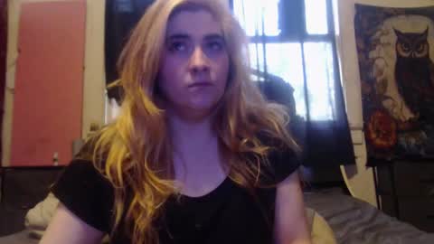 Snapshot of roxanneroulette chatting on 09.08.25 Silver online show from 09.08.25