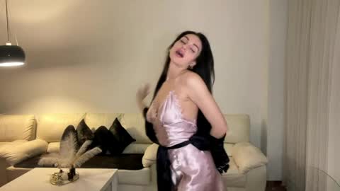 Roxy online show from 04.08.26