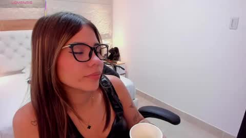 R O X Y  online show from 05.14.26