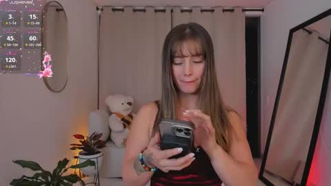  R O X I E  online show from 10.26.25