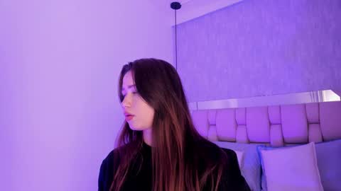 Roxie  online show from 02.14.25