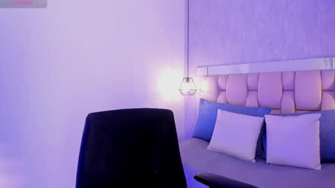 Roxie  online show from 02.15.25