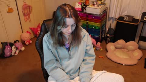 Snapshot of roxiethefox chatting on 09.27.25 roxie online show from 09.27.25