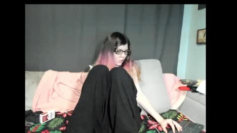 roxihazeleyes online show from 01.28.25