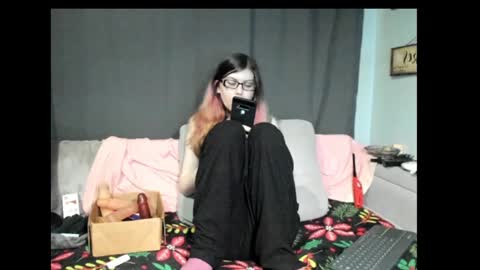 roxihazeleyes online show from 01.28.25
