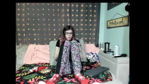 roxihazeleyes online show from 01.31.25