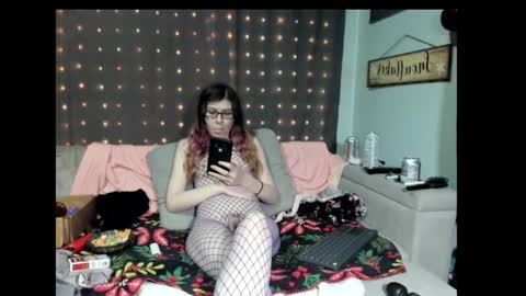 roxihazeleyes online show from 02.01.25