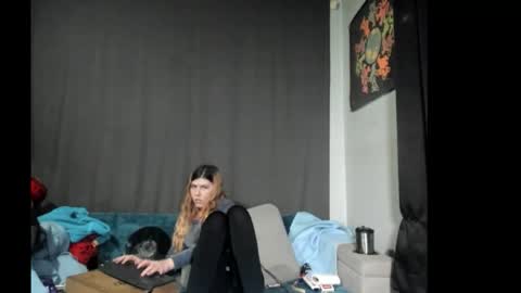 roxihazeleyes online show from 12.18.25