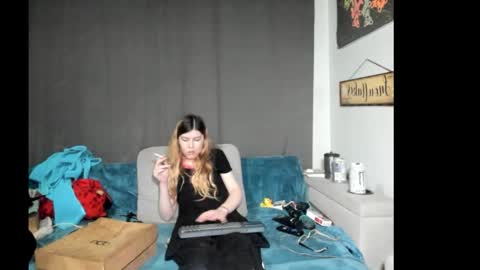 roxihazeleyes online show from 01.10.26