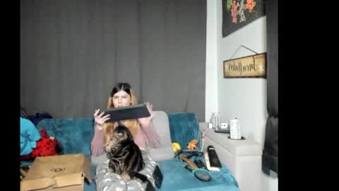 roxihazeleyes online show from 01.18.26