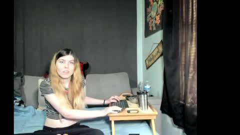 roxihazeleyes online show from 03.31.26