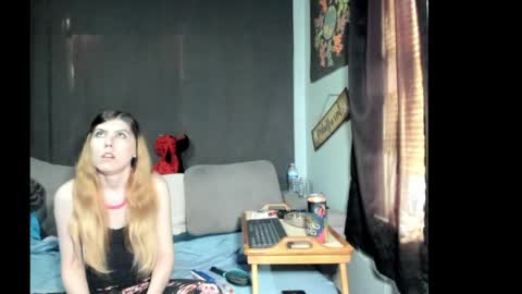 roxihazeleyes online show from 04.01.26