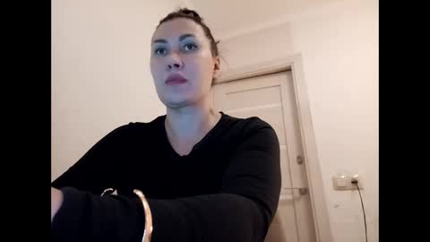 Snapshot of roxolanaa_sexy chatting on 12.30.24 ROXOLANAA SEXY online show from 12.30.24