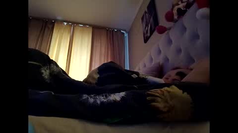 Snapshot of roxolanaa_sexy chatting on 01.04.25 ROXOLANAA SEXY online show from 01.04.25