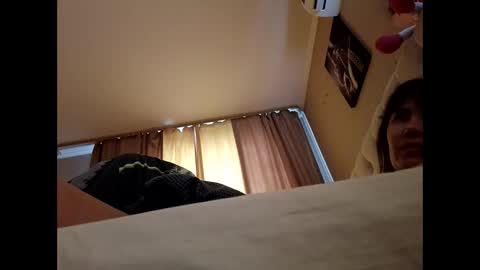 Snapshot of roxolanaa_sexy chatting on 01.05.25 ROXOLANAA SEXY online show from 01.05.25