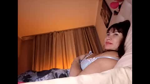 Snapshot of roxolanaa_sexy chatting on 01.06.25 ROXOLANAA SEXY online show from 01.06.25