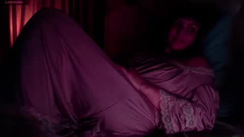 Snapshot of roxolanaa_sexy chatting on 02.24.25 ROXOLANAA SEXY online show from 02.24.25