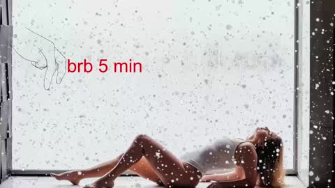 Snapshot of roxxana227 chatting on 10.05.25 Rox online show from 10.05.25