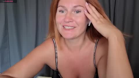 Snapshot of roxxxco chatting on 06.24.26 Tatyana online show from 06.24.26