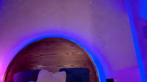 Roxx IG  online show from 10.02.25