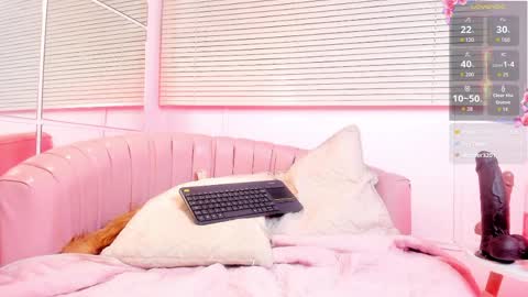 Snapshot of roxy_harkov chatting on 04.22.26 Roxy Harkov online show from 04.22.26