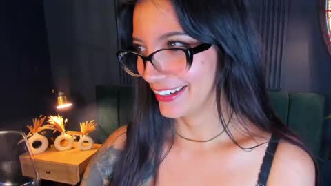 Snapshot of roxy_hell chatting on 03.07.25 Roxy hell online show from 03.07.25