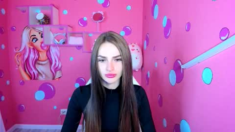 Snapshot of roxy_kisss chatting on 10.18.25 Roxy online show from 10.18.25