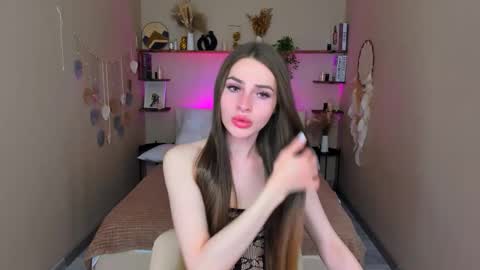 Snapshot of roxy_kisss chatting on 10.20.25 Roxy online show from 10.20.25