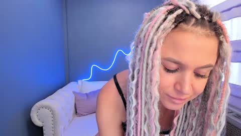 Snapshot of roxy_mars chatting on 12.02.24 Roxy online show from 12.02.24