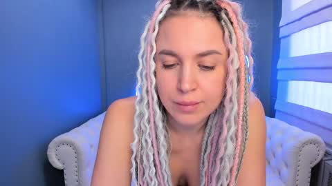Snapshot of roxy_mars chatting on 12.19.24 Roxy online show from 12.19.24