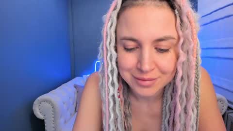 Snapshot of roxy_mars chatting on 12.20.24 Roxy online show from 12.20.24