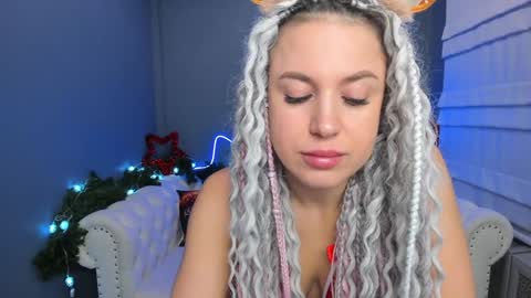 Snapshot of roxy_mars chatting on 01.03.25 Roxy online show from 01.03.25