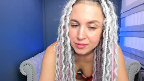 Snapshot of roxy_mars chatting on 01.07.25 Roxy online show from 01.07.25