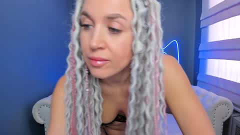 Snapshot of roxy_mars chatting on 01.24.25 Roxy online show from 01.24.25