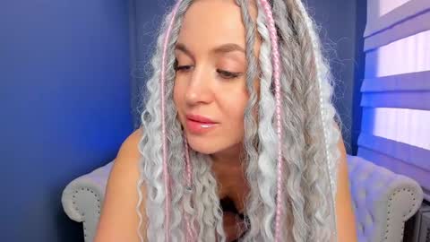 Snapshot of roxy_mars chatting on 01.25.25 Roxy online show from 01.25.25