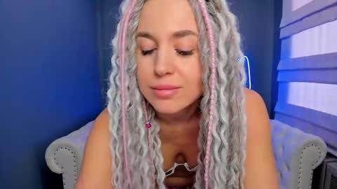 Snapshot of roxy_mars chatting on 02.14.25 Roxy online show from 02.14.25