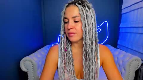 Snapshot of roxy_mars chatting on 09.17.25 Roxy online show from 09.17.25