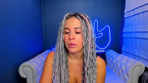 Roxy online show from 10.13.25